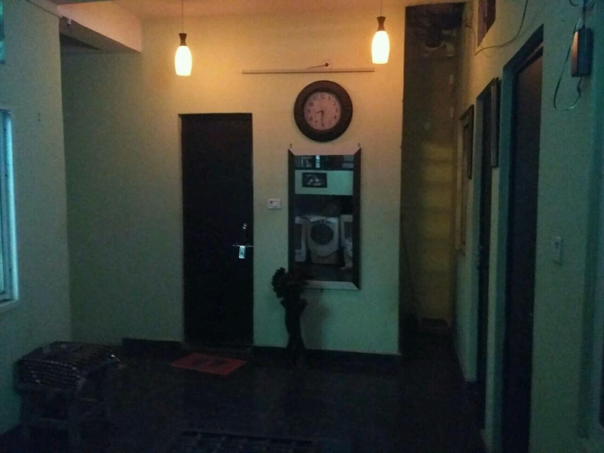 Metro House Hotel Új-Delhi Kültér fotó