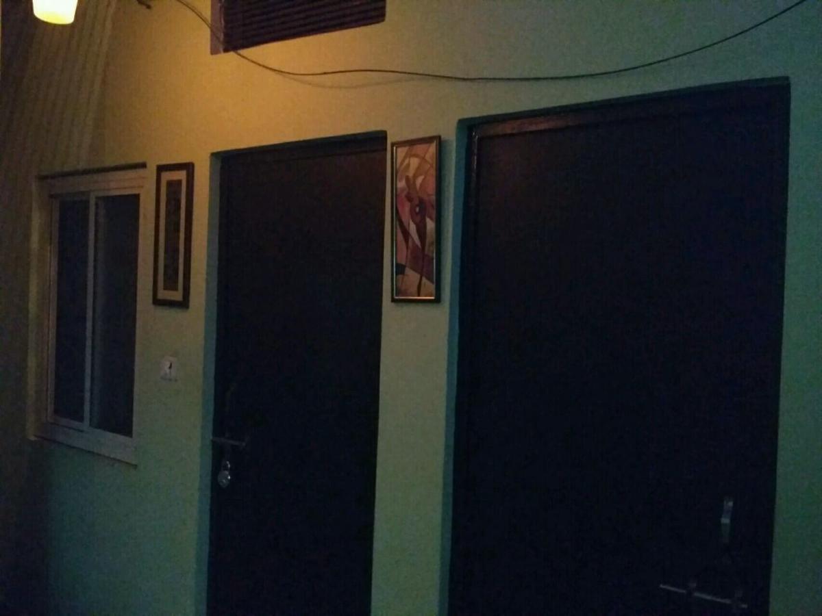 Metro House Hotel Új-Delhi Kültér fotó