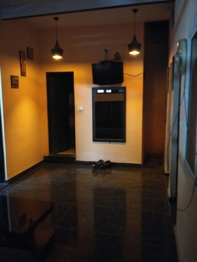 Metro House Hotel Új-Delhi Kültér fotó